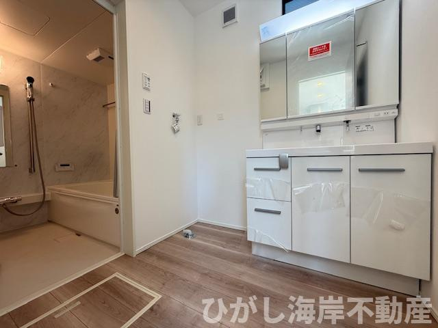 茅ヶ崎市浜之郷　新築戸建　全２棟の脱衣所|脱衣スペース