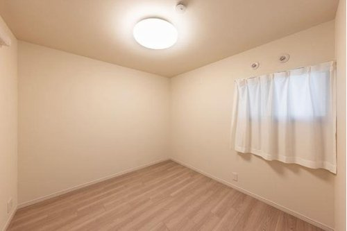 新甲子園マンションの洋室