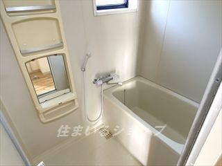 シャトル矢口　Ｃの浴室|サーモ付きシャワー水栓・窓あり