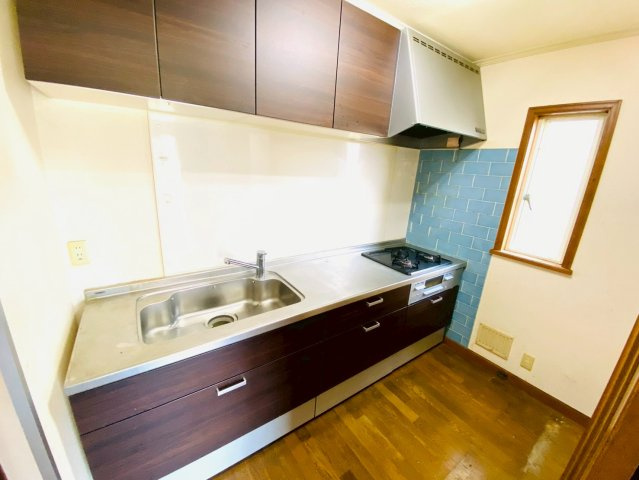 富里市立沢新田戸建のキッチン