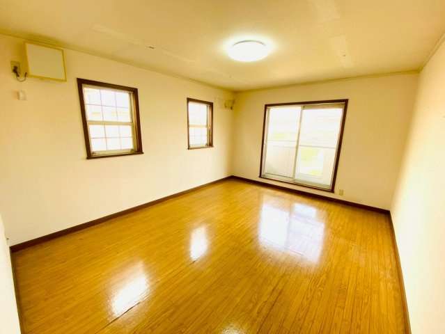 富里市立沢新田戸建の洋室