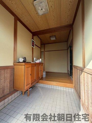 【玄関】 | 鹿島町古浦中古戸建 | 落ち着いた玄関です