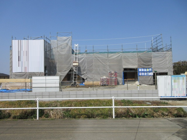 【仲介手数料無料】新築戸建　深谷市宿根966-3（全1棟　大型平屋住宅）の前面道路含む現地写真