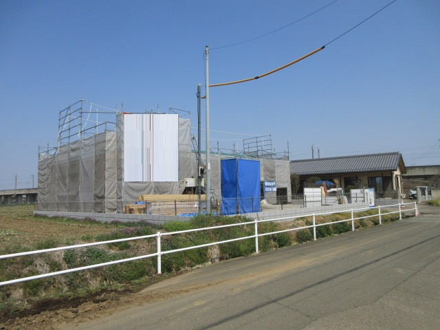 【仲介手数料無料】新築戸建　深谷市宿根966-3（全1棟　大型平屋住宅）の前面道路含む現地写真