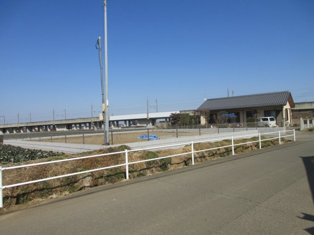 【仲介手数料無料】新築戸建　深谷市宿根966-3（全1棟　大型平屋住宅）の前面道路含む現地写真