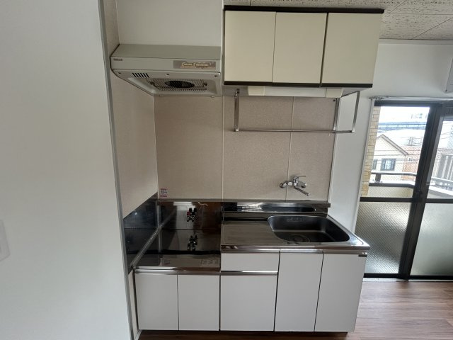 大和屋マンションのキッチン|お料理しやすいキッチンです。