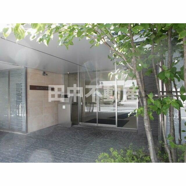 ブランズ六本木のエントランス