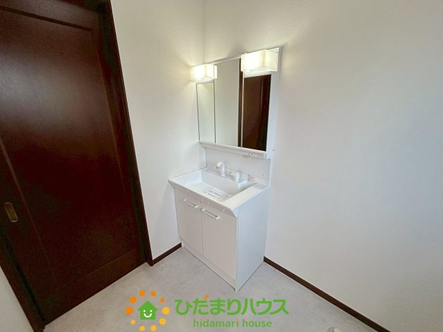 古河市駒羽根1期　中古一戸建ての独立洗面台