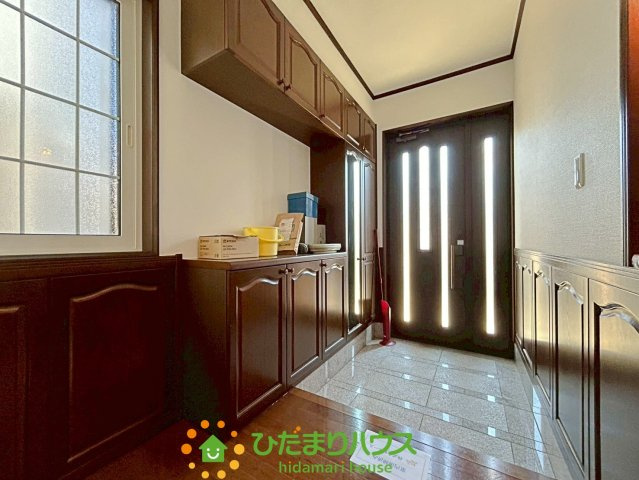 古河市駒羽根1期　中古一戸建ての玄関