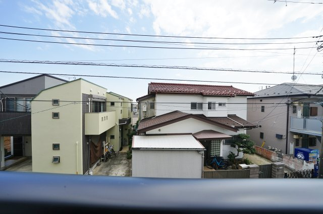 【星川駅徒歩圏】角地×19帖LDKの開放感ある新築戸建て｜仲介手数料無料の展望|前面に高い建物がなく、空が広く感じられる開放的な眺望。
日中も明るさを感じられる住環境です。