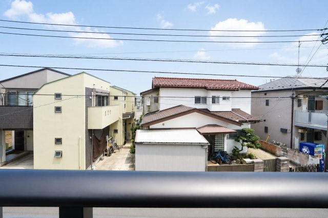 【星川駅徒歩圏】角地×19帖LDKの開放感ある新築戸建て｜仲介手数料無料の展望|前面に高い建物がなく、空が広く感じられる開放的な眺望。
日中も明るさを感じられる住環境です。