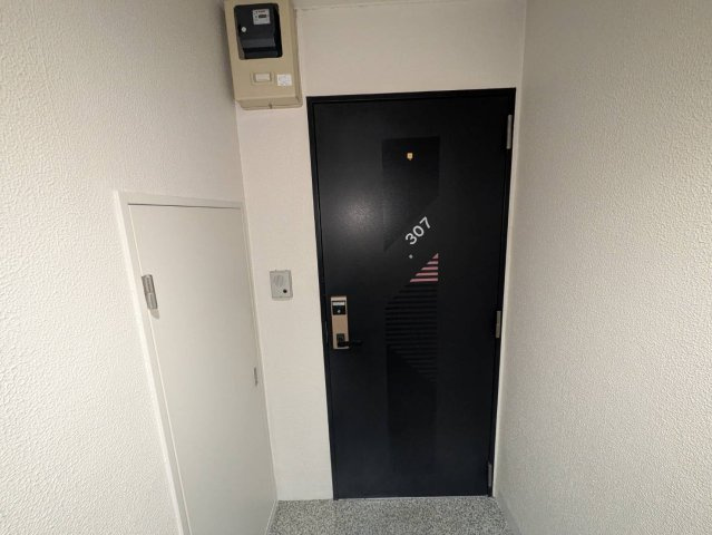 ブランニューウェイブの玄関