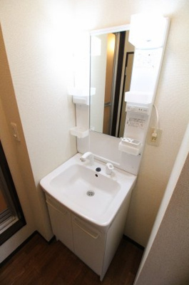 【設備】 | コーポWILL B | コンパクトで使いやすい洗面所