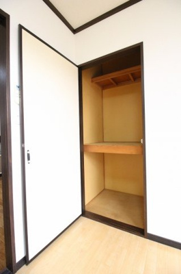【玄関】 | コーポWILL B | 収納のためのスペースです
