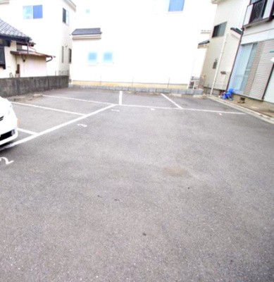 【駐車場】 | コーポWILL B | 駐車場に車を止められます