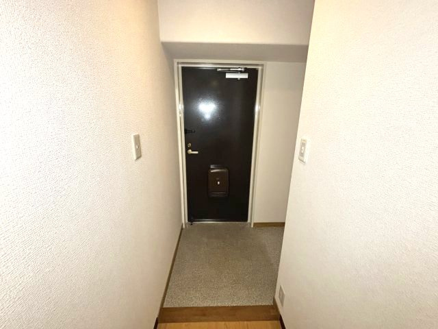 フォリア岡本の玄関