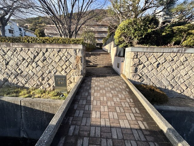 フォリア岡本の庭