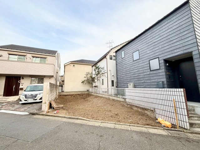 大田区石川町1丁目　建築条件無し売地の外観|2026.02.20撮影

現地ご見学希望・資料請求などお気軽にお問い合わせ下さい！
03-5990-5201