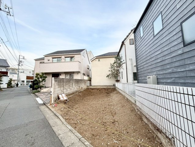 大田区石川町1丁目　建築条件無し売地の前面道路含む現地写真|2026.02.20撮影

現地ご見学希望・資料請求などお気軽にお問い合わせ下さい！
03-5990-5201