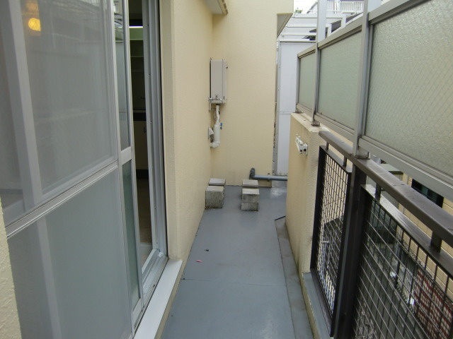 ルーブル西灘のバルコニー