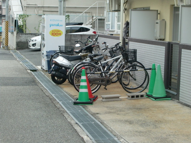 ルーブル西灘のその他共用部分|駐輪場