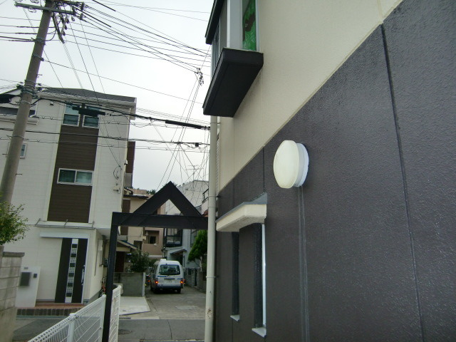 ルーブル西灘のエントランス