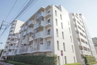 【外観】 | 鉄筋コンクリート造のがっちりとした建物。