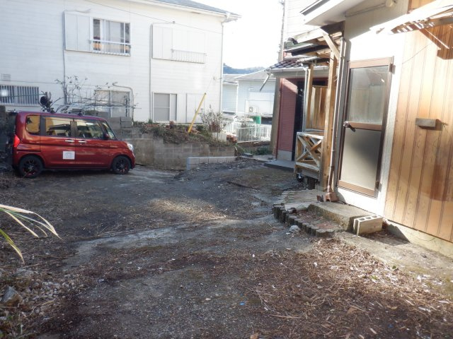 鴨川市内浦の駐車場|お庭も広く快適