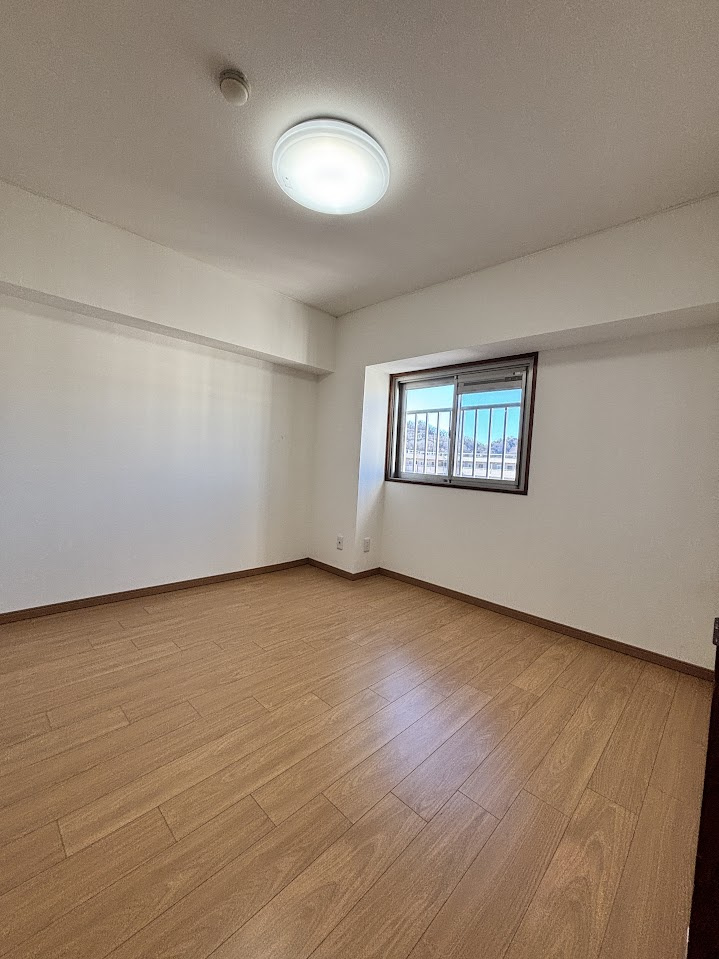 高尾パークハイツA棟の洋室|西側洋室