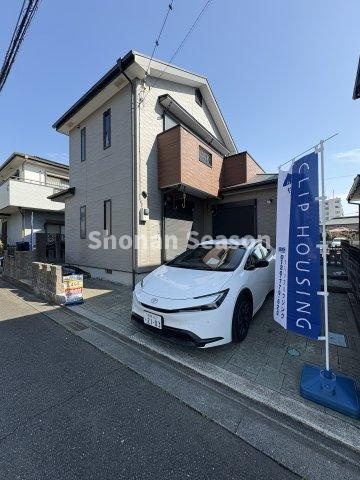 【外観】 | ＼内覧可能／経済的なメリットも大きいリフォーム済みの中古戸建です♪
令和8年2月「内外装リフォーム済み」で、室内ピカピカですよ！