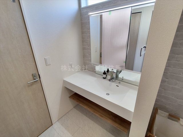 【独立洗面台】 | 東松山市六軒町　全3棟　2号棟 | 独立洗面台で身支度をすべて済ませてしまいましょう