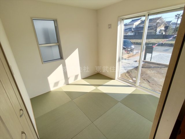 【和室】 | 東松山市六軒町　全3棟　2号棟 | 和室4.5帖、柔らかい畳が心地よい和室