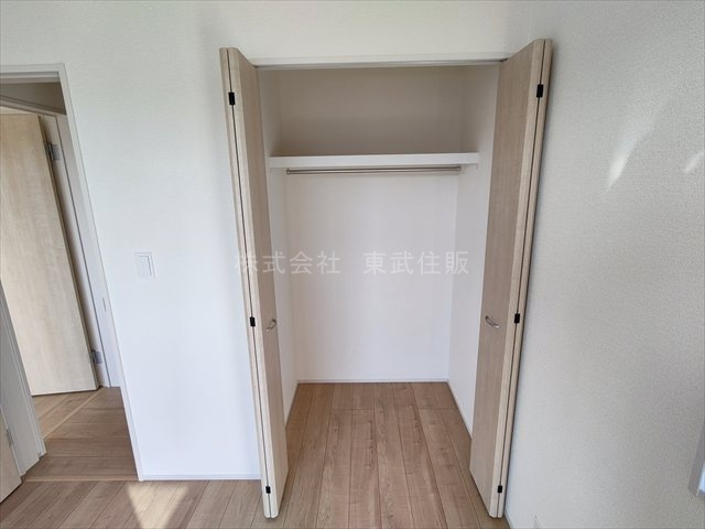 【収納】 | 東松山市六軒町　全3棟　2号棟 | 洋室5.25帖東側収納
