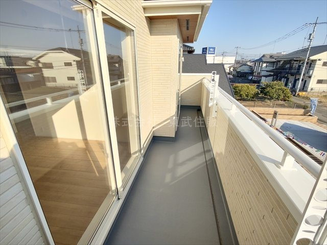 【バルコニー】 | 東松山市六軒町　全3棟　2号棟 | 落ち着いた時間を過ごせるバルコニーです