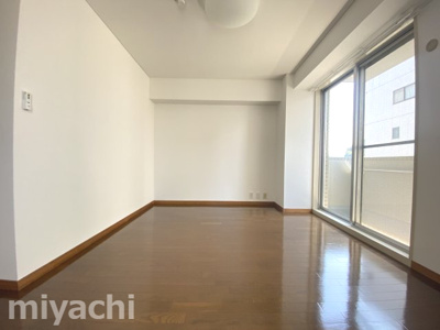 【洋室】 | レジデンス伊月