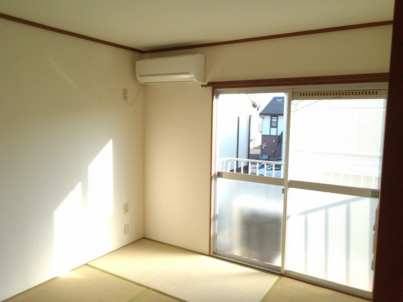 フラワーハイツＡ棟の居間・リビング