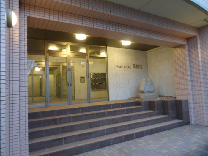 PASTORAL岡崎柱のエントランス