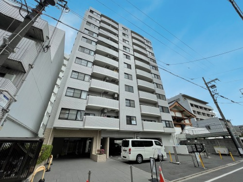 コスモトゥディの外観