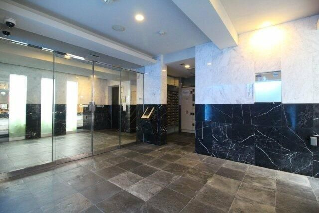 ＡＸＡＳ　ＳＵＧＡＭＯ　Ｓｔａ．のエントランス