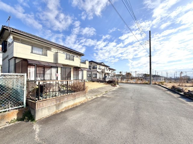 【中古戸建】安中市板鼻の外観|■外観｜土日のご見学はもちろん、平日・夜間のご案内も大歓迎です♪「今から見たい」や「仕事終わりに見たい」にもご対応できますのでお気軽にお問い合わせください♪