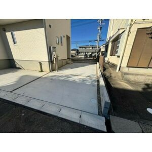 オランジュベールの駐車場