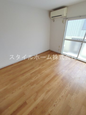 【居間・リビング】 | グリーンステージ中山A | イメージ写真です。