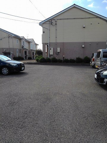 ラ．フォ－レソコＣの駐車場