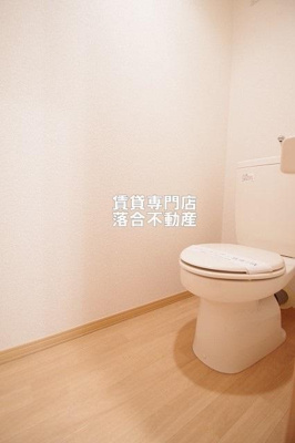 【トイレ】 | バリアント橋本 | 清潔感のあるトイレ