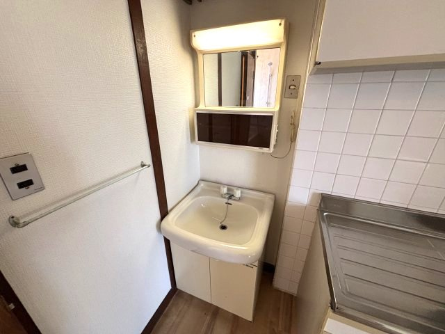 六甲コーポラスの洗面所