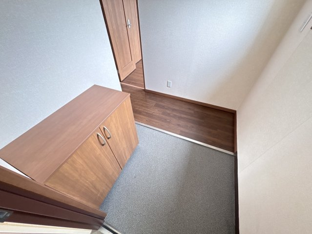 サニーイースト生駒の玄関