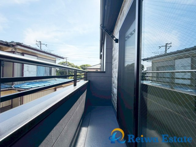 新築戸建　茅ヶ崎市柳島2丁目のバルコニー|2面バルコニーでたくさんお洗濯ものを干すことが出来ます。