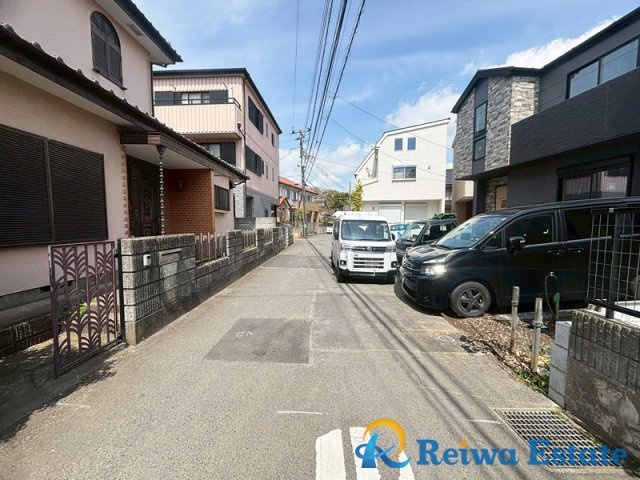 新築戸建　茅ヶ崎市柳島2丁目の前面道路含む現地写真