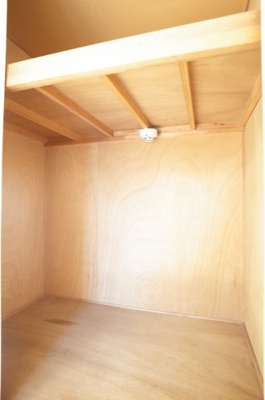 【収納】 | エクセルⅢ | 三段の収納はつかいがってバッチリです☆（写真は掃除道具が入ってます。。）