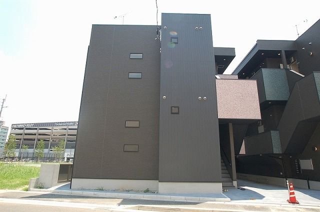 福岡市西区北原１丁目のアパートの外観